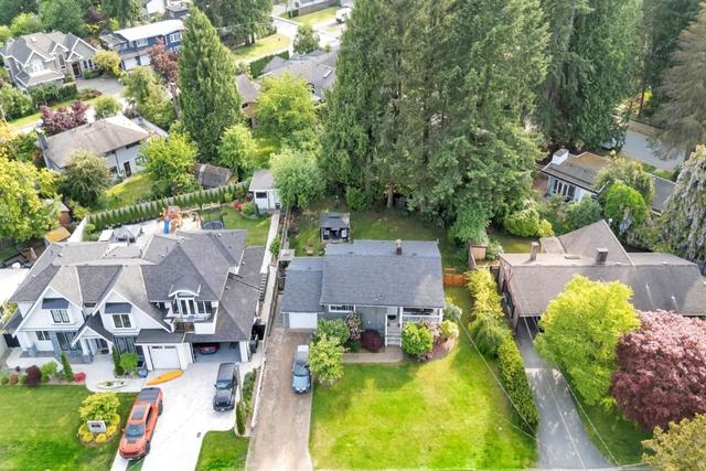 1075 Ruthina Avenue  North Vancouver, BC V7R 2E7