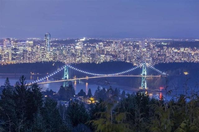 1375 Burnside Road  West Vancouver, BC V7S 2P6