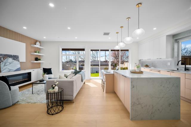 2-3576 Pender Street E Vancouver, BC V5K 2E3