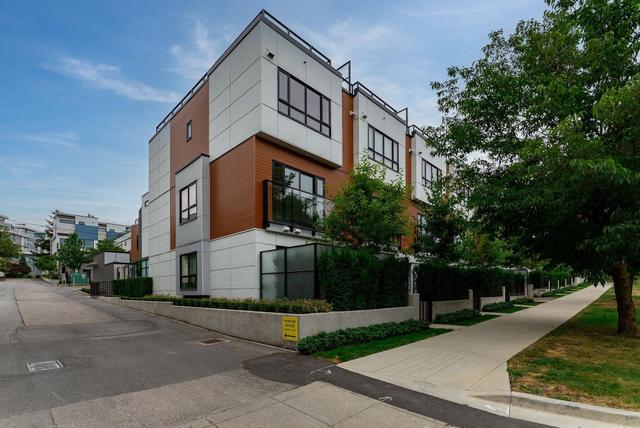 11-520 28th Avenue WVancouver, BC V5Z 2H1