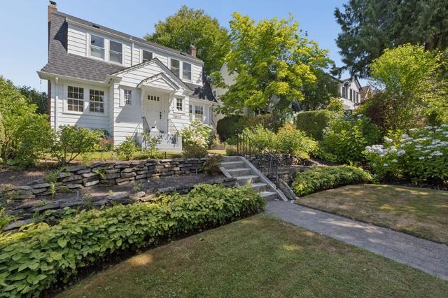 3933 King Edward Avenue W Vancouver, BC V6S 1N2