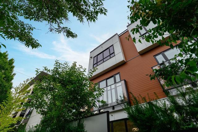 18-520 28th Avenue WVancouver, BC V5Z 2H1