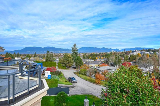 4729 Paton Street  Vancouver, BC V6L 2H9