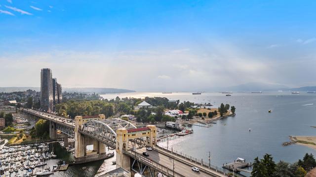 2302-1000 Beach Avenue  Vancouver, BC V6E 4M2