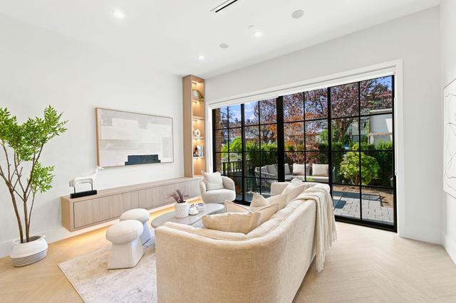 1-646 E 23rd Avenue  Vancouver, BC V5V 1X8
