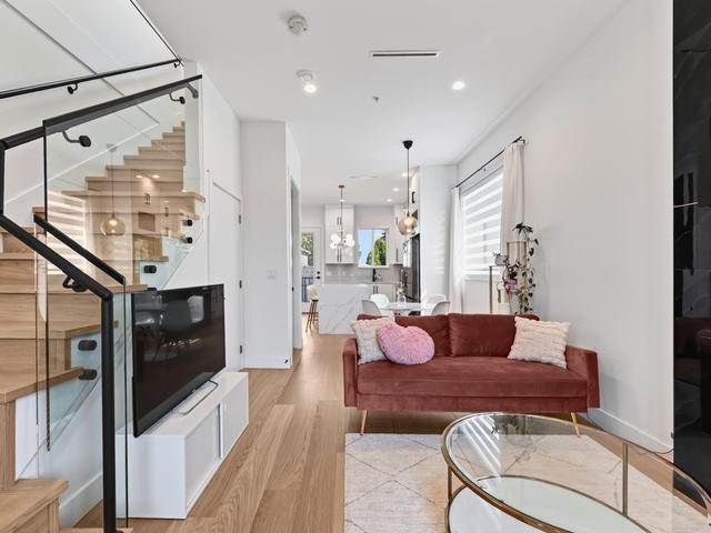 2977 42nd Avenue E Vancouver, BC V5R 2Y6