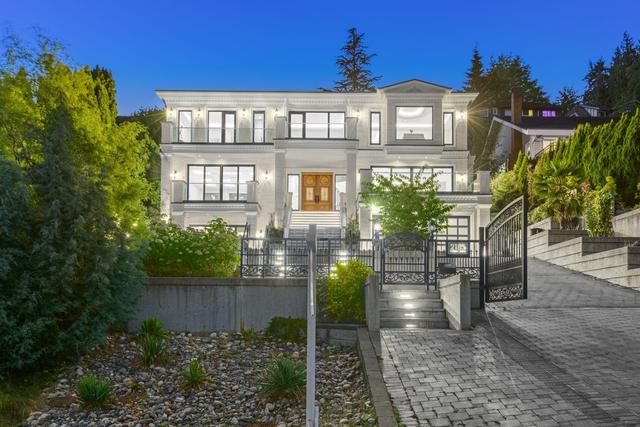 2185 Westhill Wynd  West Vancouver, BC V7S 2Z3
