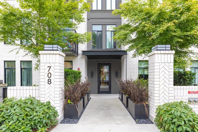 209-708 Edgar Avenue  Coquitlam, BC V3K 0H3
