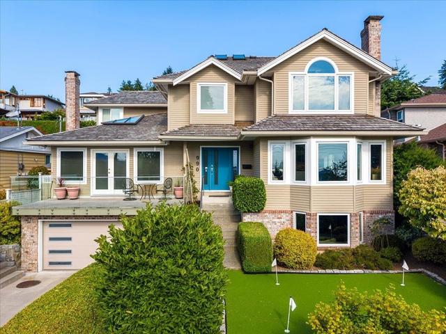 990 Leyland Street  West Vancouver, BC V7T 2S4