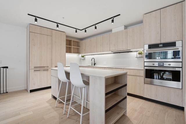 3960 Dumfries Street  Vancouver, BC V5N 0J1