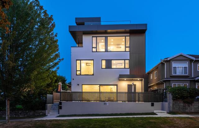 1-3428 Mons Drive  Vancouver, BC V5M 3B6