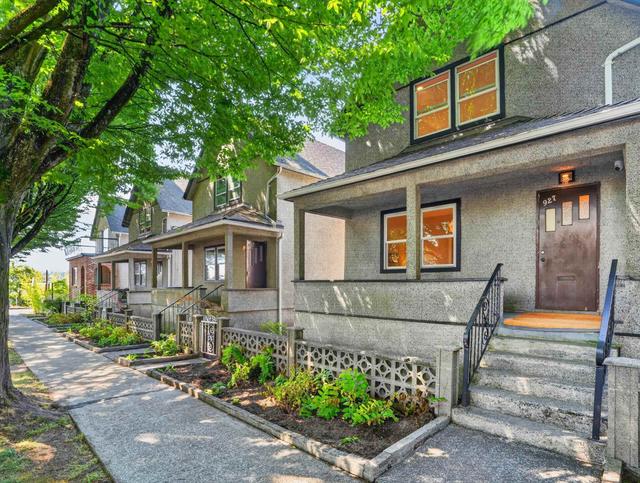 945-927 Princess Avenue  Vancouver, BC V6A 3E8