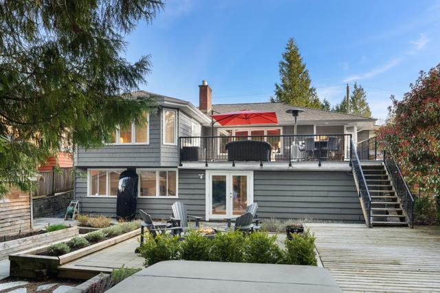956 Belvista Crescent  North Vancouver, BC V7R 2B4