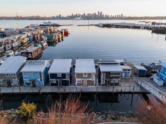 FRSL17-415 Esplanade Avenue W North Vancouver, BC V7M 1A6