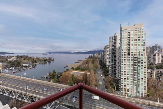 2005-1000 Beach Avenue  Vancouver, BC V6E 4M2