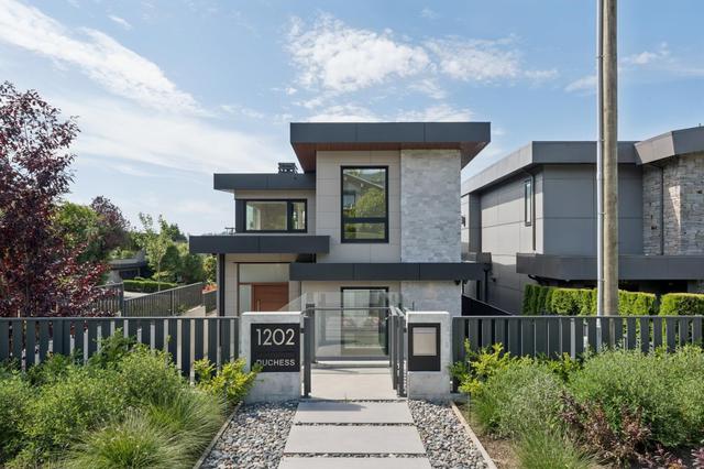 1202 Duchess Avenue  West Vancouver, BC V7T 1H4