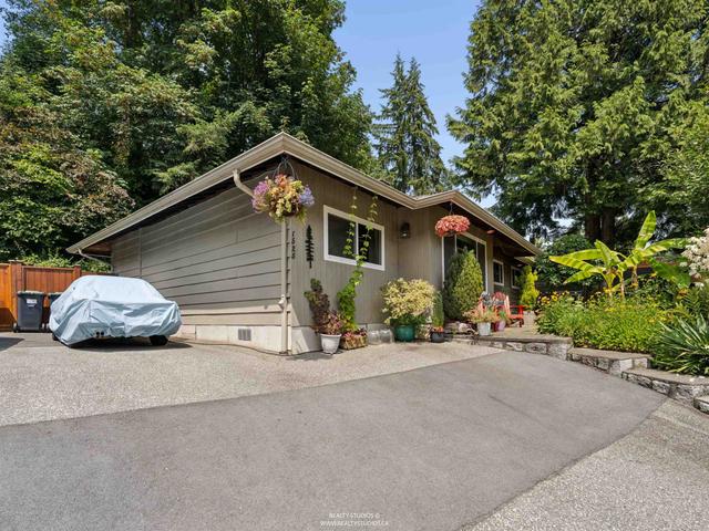 1525 Avonlynn Crescent  North Vancouver, BC V7J 2V2
