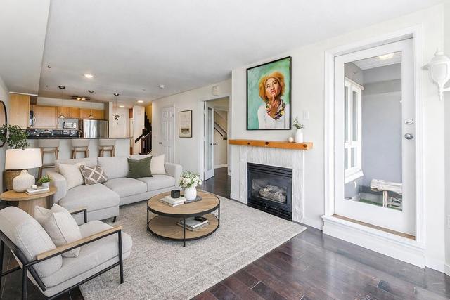 308-1707 Charles Street  Vancouver, BC V5L 2T6