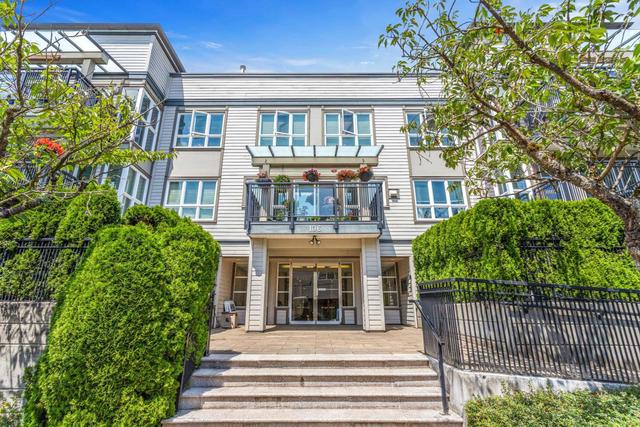 403-106 Kings Road W North Vancouver, BC V7N 2L8