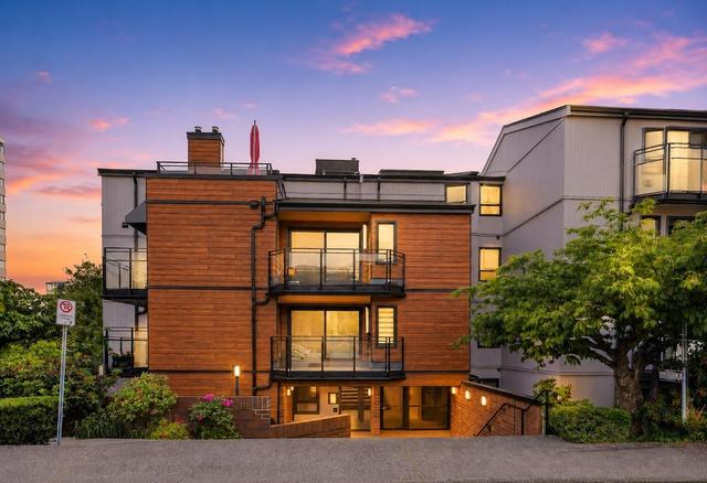 206-1340 Duchess Avenue  West Vancouver, BC V7T 1H6