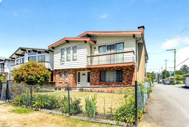 2871 18th Avenue E Vancouver, BC V5M 2R1
