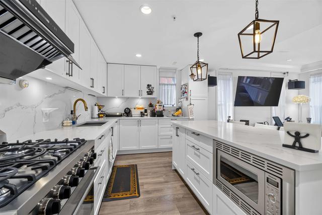 451 63rd Avenue W Vancouver, BC V5X 0J1