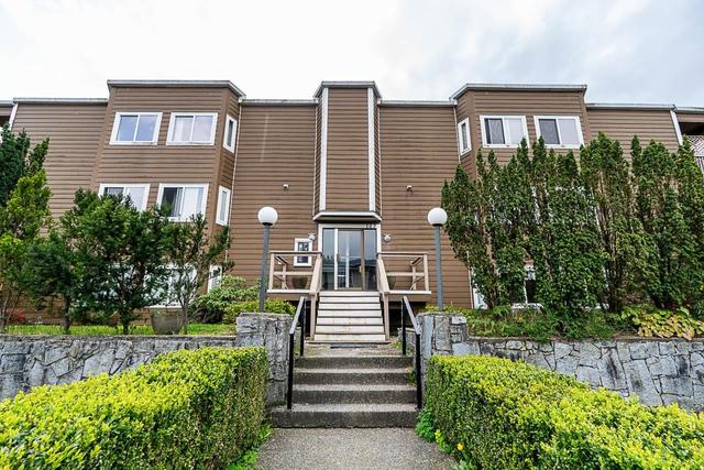 203-107 27th Street W North Vancouver, BC V7N 4G5