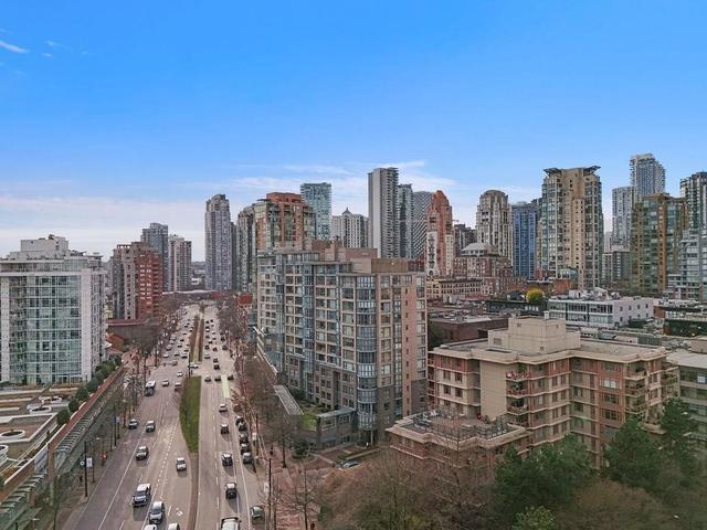 404-238 Alvin Narod Mews  Vancouver, BC V6B 5Z3