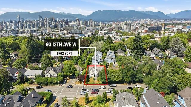 93 12th Avenue W Vancouver, BC V5Y 1T4