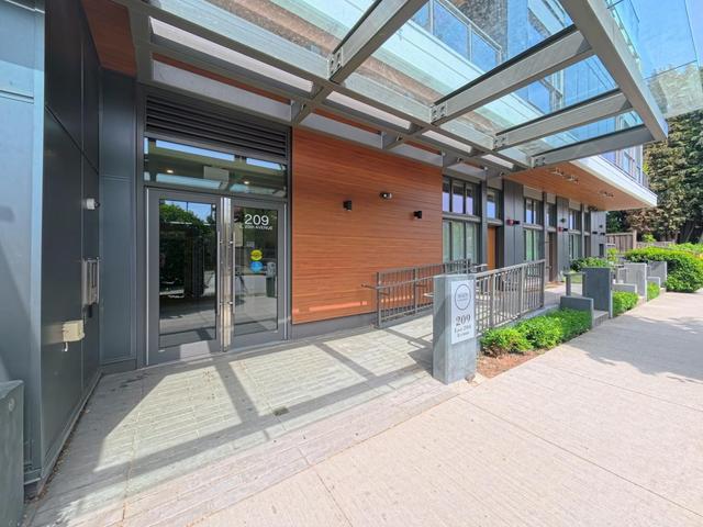 303-209 20th Avenue E Vancouver, BC V5V 1M2