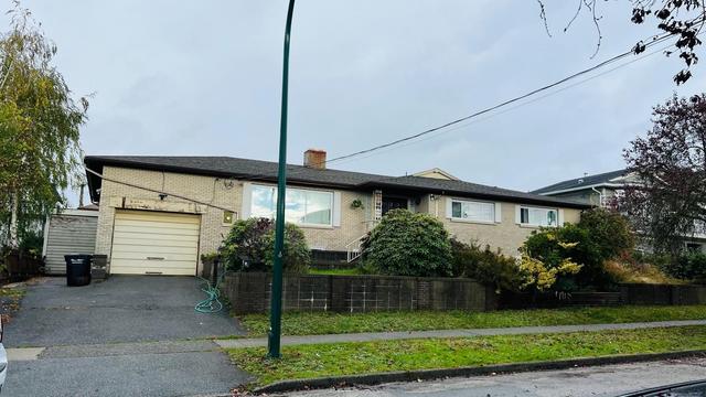 753 55th Avenue E Vancouver, BC V5X 1N8