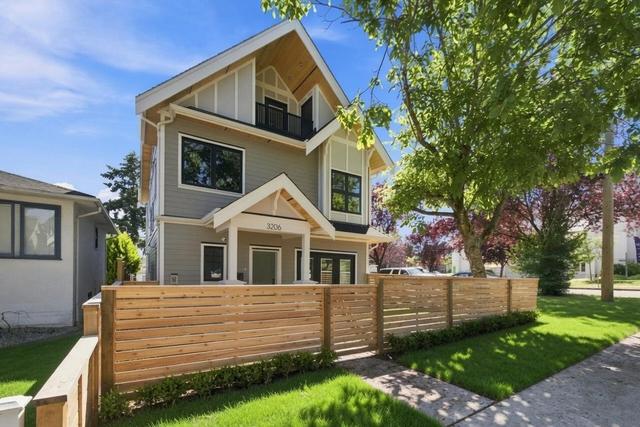 3206 Georgia Street E Vancouver, BC V5K 2L3