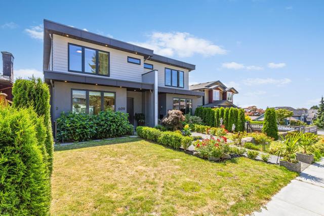 609 4th Street E North Vancouver, BC V7L 1J9