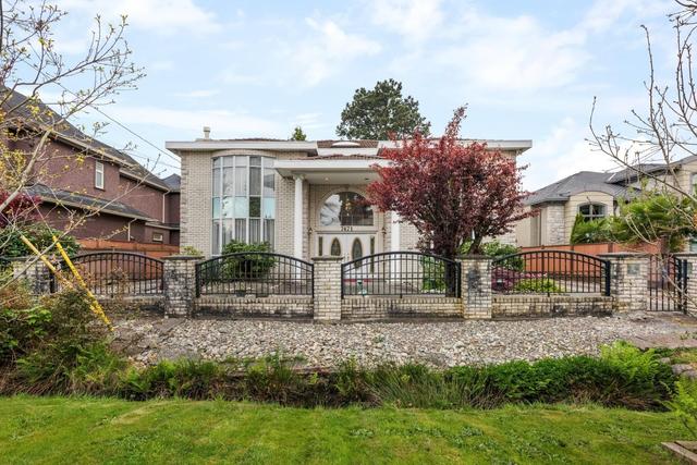 7471 Ledway Road  Richmond, BC V7C 3N5