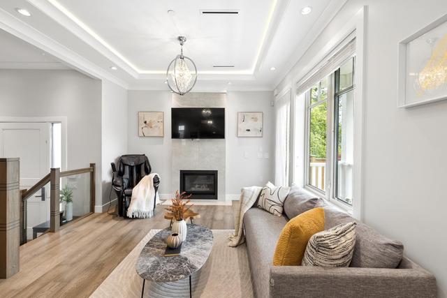 3666 6th Avenue W Vancouver, BC V6R 1T7