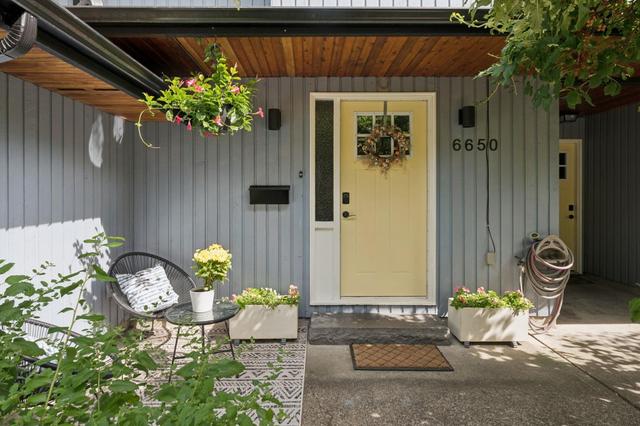 6650 Nelson Avenue  West Vancouver, BC V7W 2B1