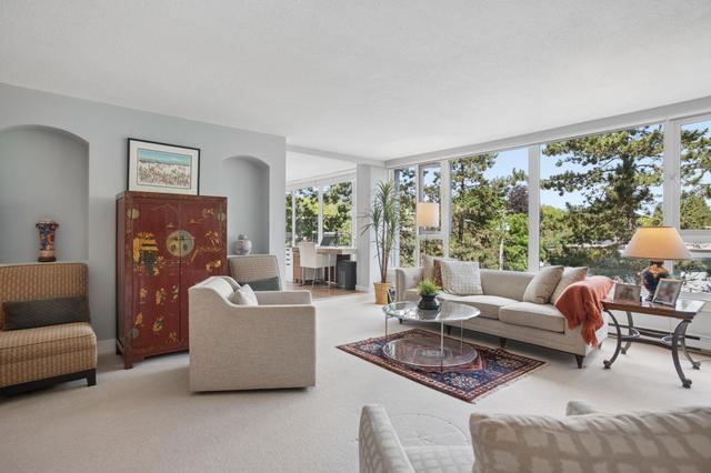 402-5425 Yew Street  Vancouver, BC V6M 3X7