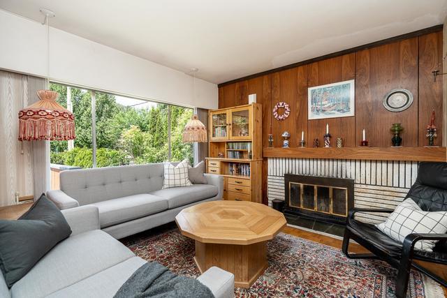 3554 Hastings Street Port Coquitlam, BC V3B 4N4