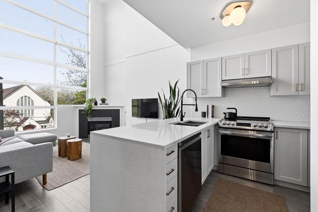 327-418 Broadway Street E Vancouver, BC V5T 1X2