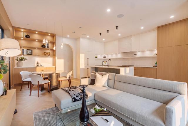 2-4956 Chester Street  Vancouver, BC V5W 3A8