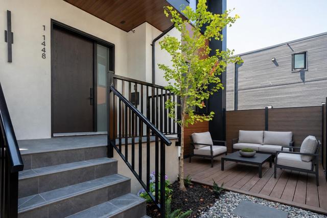 1-1448 30th Avenue E Vancouver, BC V5N 3A2