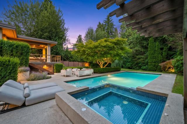 510 Eastcot Road  West Vancouver, BC V7S 1E4