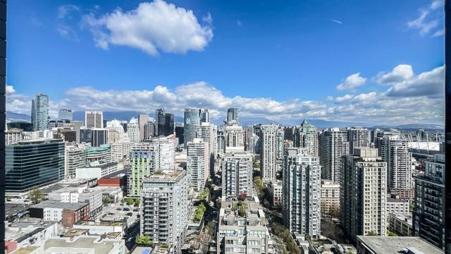 3202-1111 Richards Street  Vancouver, BC V6B 3E1