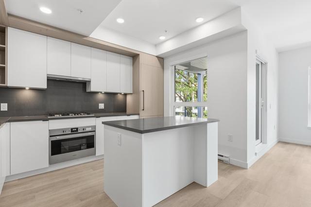 203-2268 Broadway E Vancouver, BC V5N 0L2