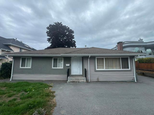 8591 Williams Road  Richmond, BC V7G 1G4