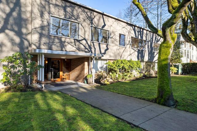 205-1695 10th Avenue W Vancouver, BC V6J 2A2