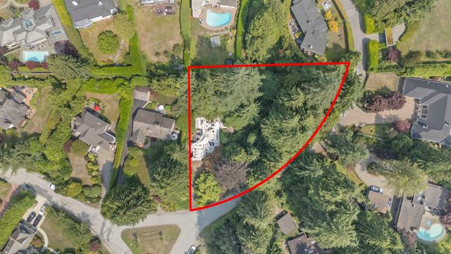 410 Eastcot Road  West Vancouver, BC V7S 1E2