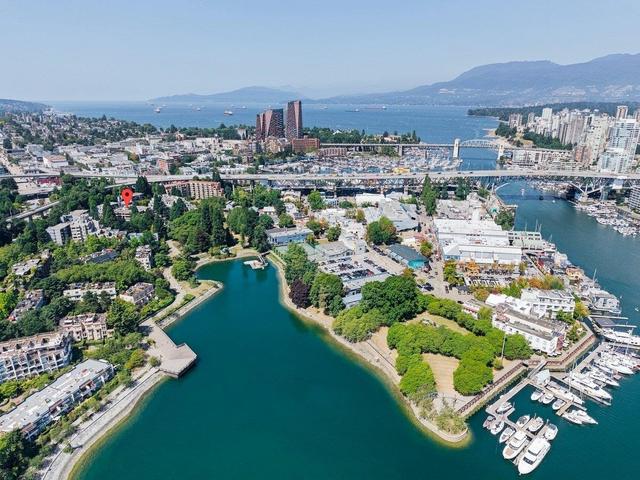 43-1425 Lamey's Mill Road Vancouver, BC V6H 3W2
