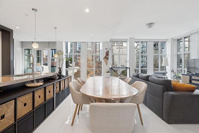 402-1102 Hornby Street Vancouver, BC V6Z 1V8