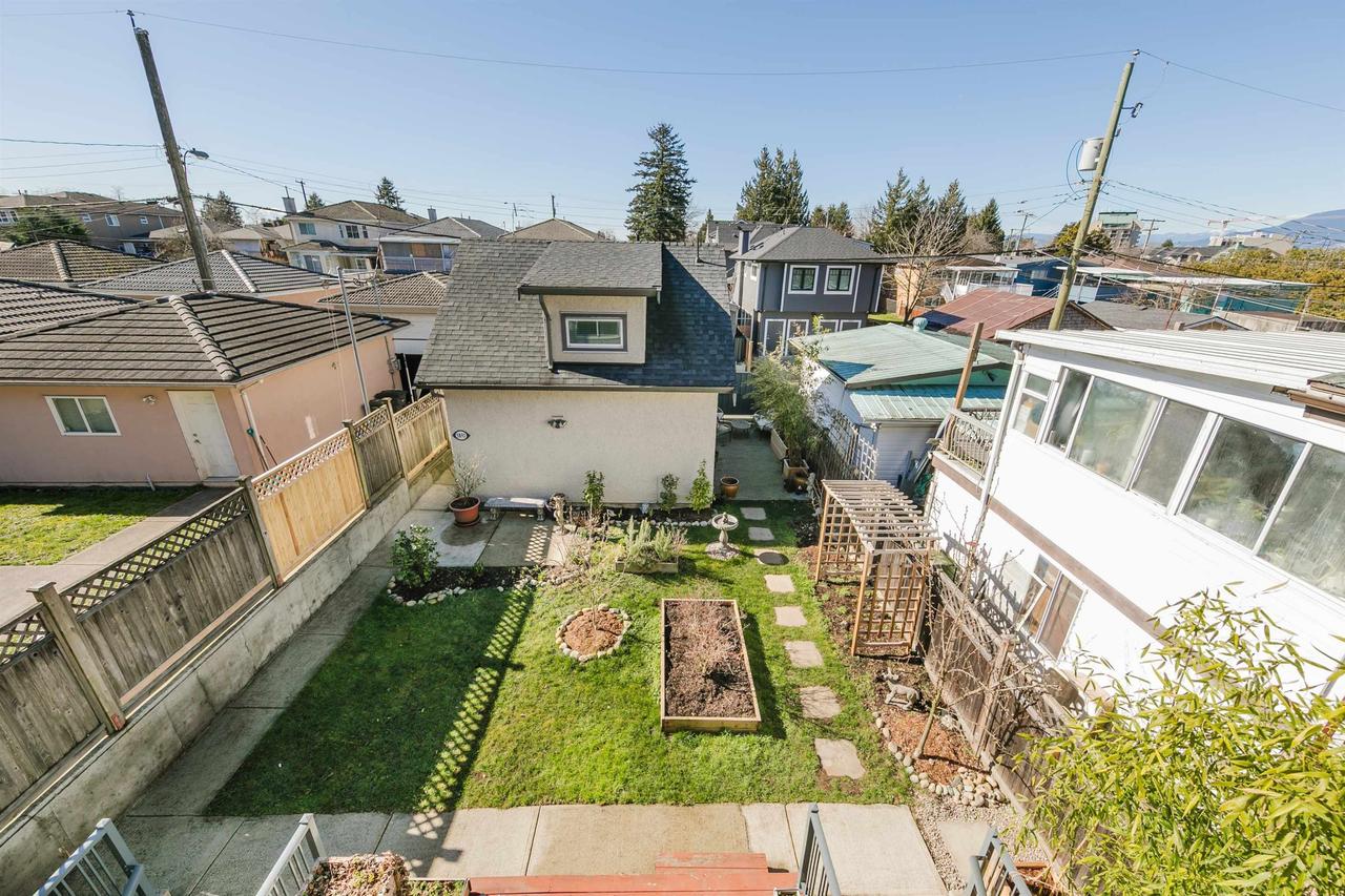 5887 Battison Street, Vancouver, BC - Outdoor